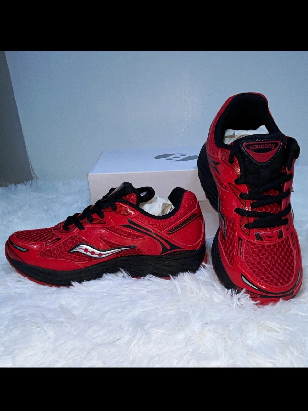Saucony Red and Black Youth Athletic Sneakers Size 5M Bran New